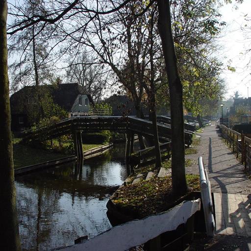 giethoorn 4 small.jpg